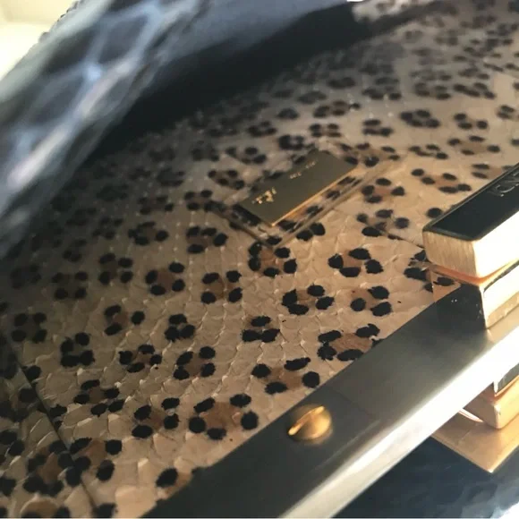 New Fendi beaded Python peekaboo crossbody bag - Picture 9 of 16